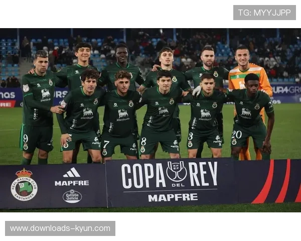 巴萨传控体系对阵桑坦德竞技，领头羊之战上演对攻